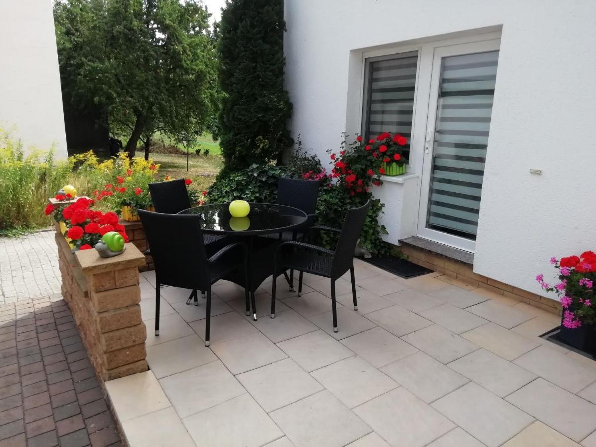 Modern Holiday Home Idyllic Setting With Terrace Medebach Εξωτερικό φωτογραφία