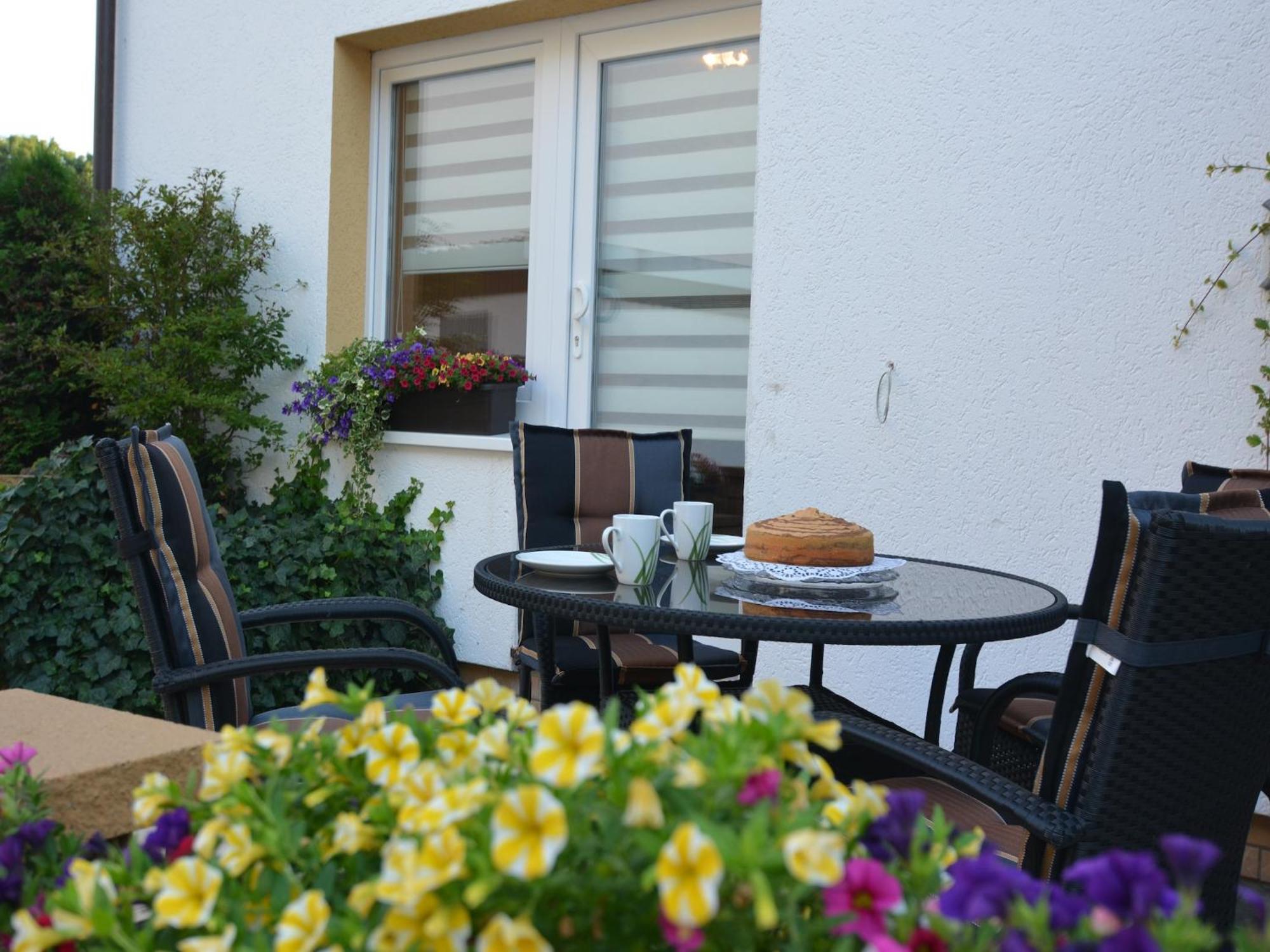 Modern Holiday Home Idyllic Setting With Terrace Medebach Εξωτερικό φωτογραφία